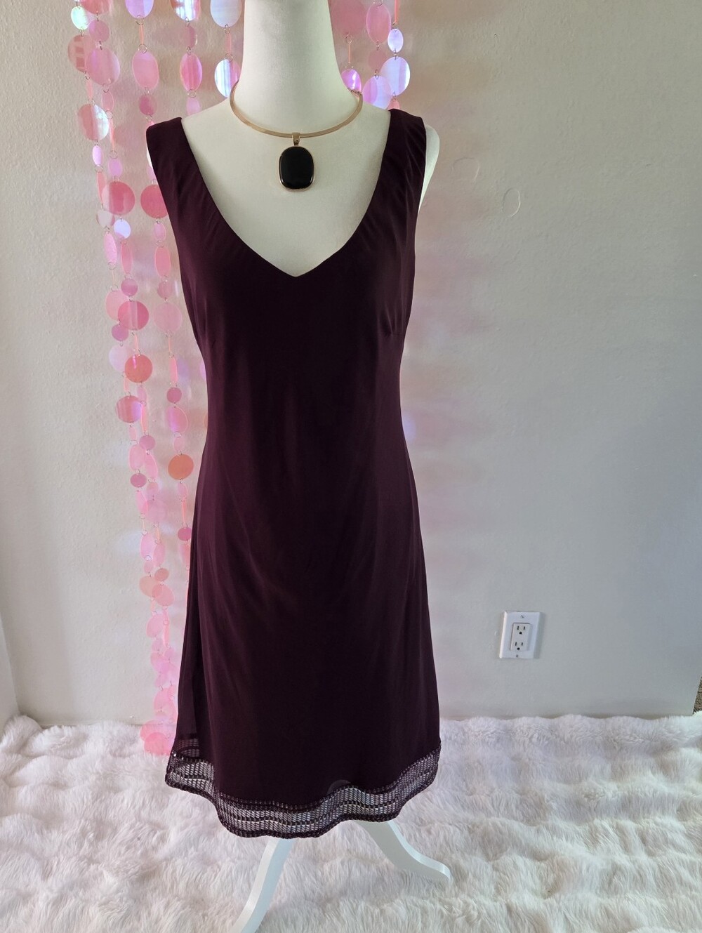 Vintage SLNY Sleeveless V-Neck Dress in Maroon